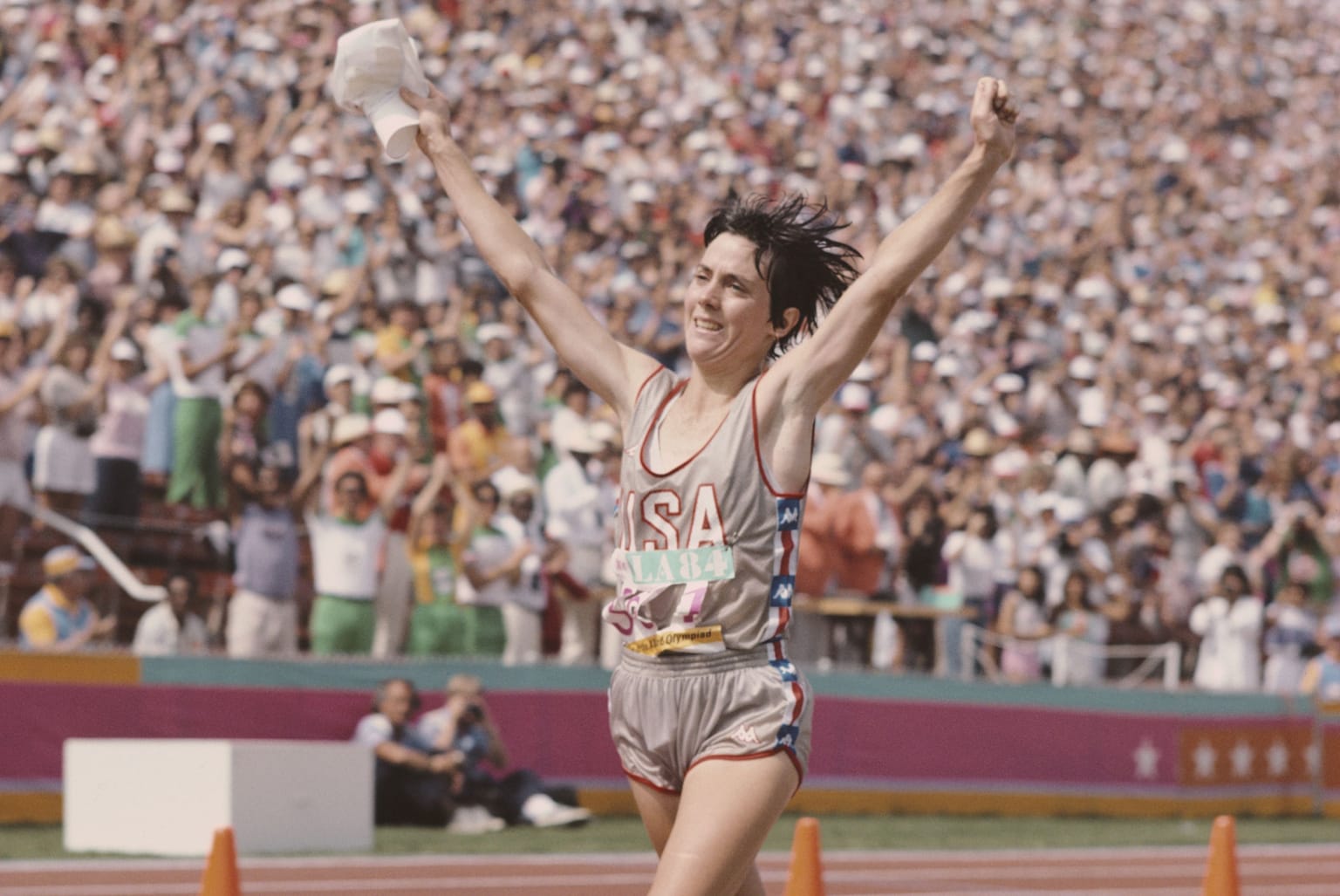 Benoit Samuelson’s Chicago showdown:

Remembering Joan Benoit Samuelson's 1985 Chicago Marathon victory