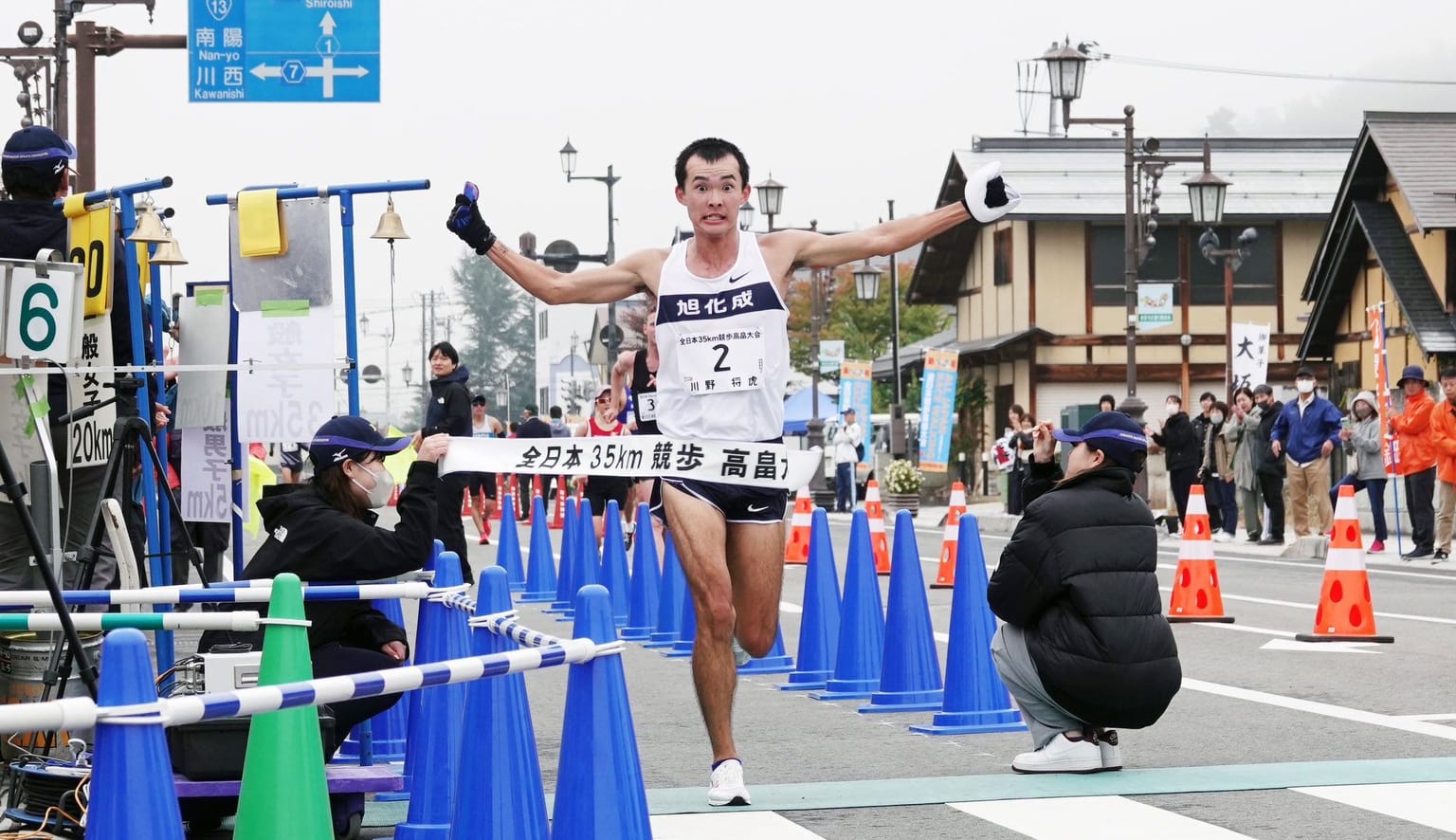 FLASH: Henderson and Kawano set world marathon race walk records in Takahata:

Australia’s Rebecca Henderson and Japan’s Masatora Kawano set respective world marathon race walk records of 3:14:52* and 2:55:14* at the All Japan Race Walking meeting