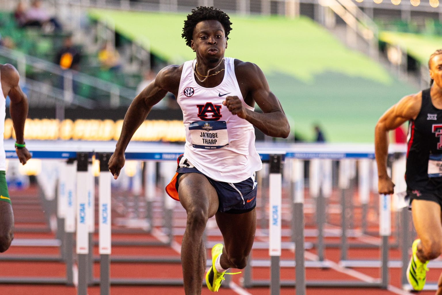 Tharp breaks world 110m hurdles record in Eugene:

World finalist Ja’Kobe Tharp produced a stunning 12.75 run to break the world 110m hurdles record* at the NCAA Championships in Eugene