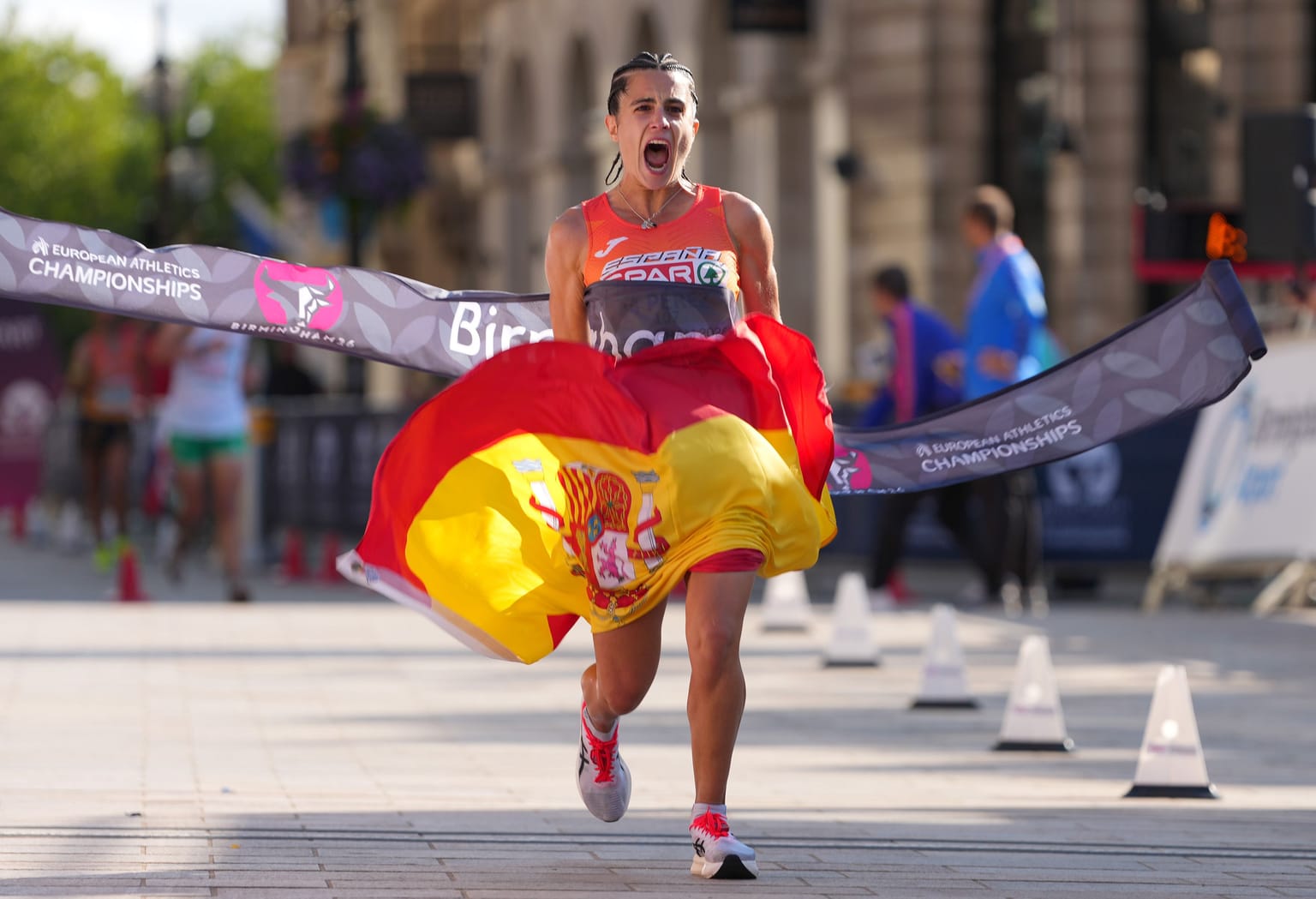 Pérez and Fiorini set world race walk records in Birmingham:

María Pérez and Sofia Fiorini set world records in the women’s half marathon and marathon race walks respectively at the European Championships