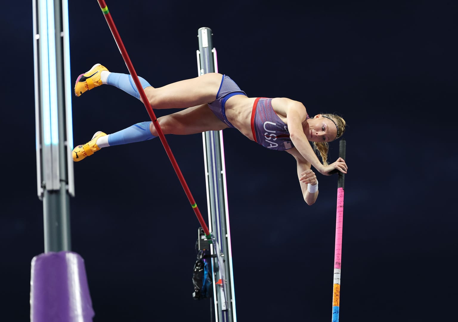 Morris soars to Ultimate pole vault title in Budapest:

Coverage of the women's pole vault at the World Athletics Ultimate Championship Budapest 26