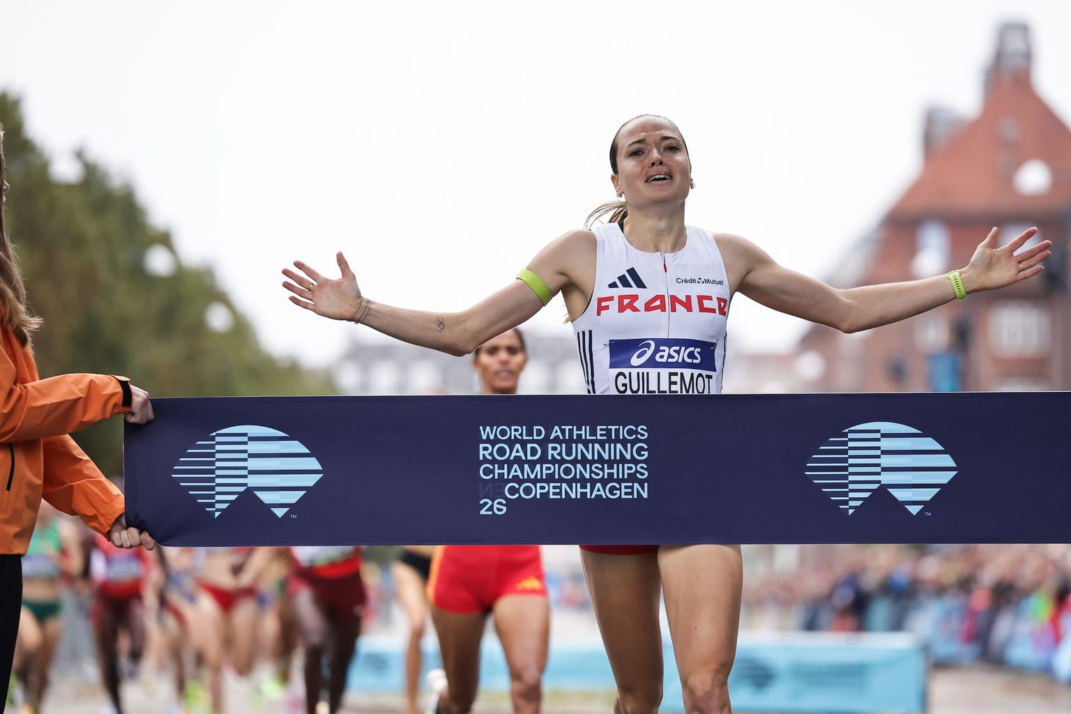 Guillemot kicks to world road mile title in Copenhagen:

Coverage of the women's mile at the World Athletics Road Running Championships Copenhagen 26