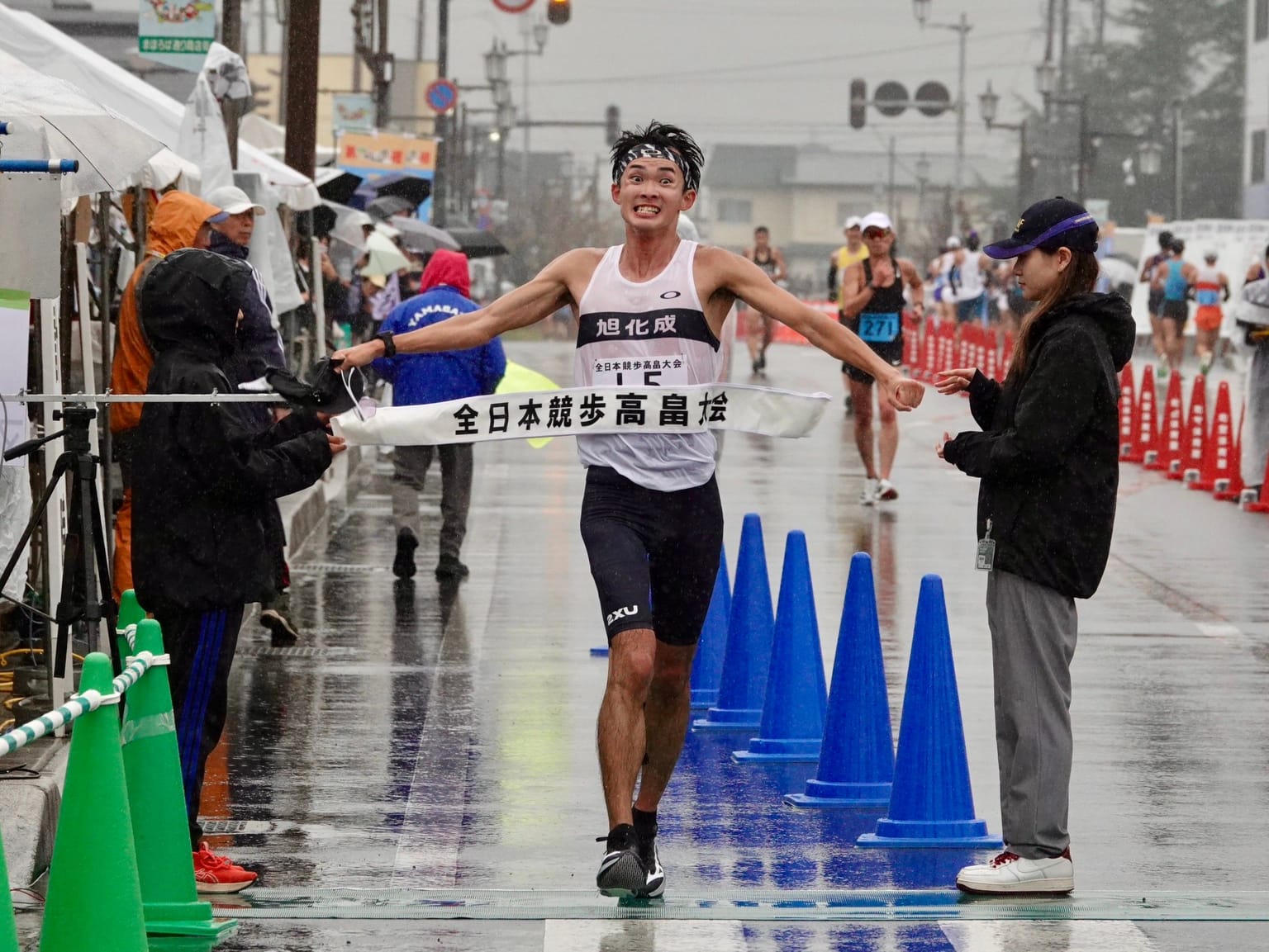 Henderson and Kawano set world marathon race walk records in Takahata:

Australia’s Rebecca Henderson and Japan’s Masatora Kawano set respective world marathon race walk records of 3:14:52* and 2:55:14* at the All Japan Race Walking meeting